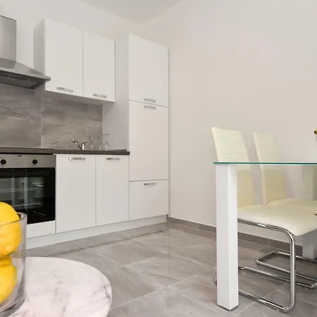 Lilly Apartment *